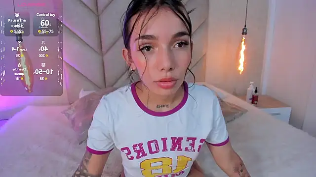 Mollymoon1 online show from January 2025 07:39:01 PM