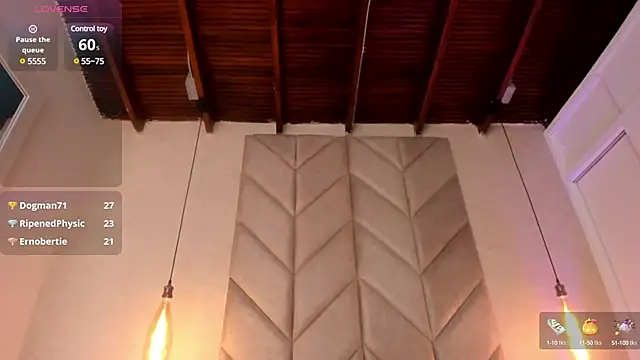 Mollymoon1 online show from February 2025 09:14:02 PM