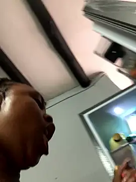 Snapshot of Pearl_00 chatting on January 2026 12:40:02 PM Pearl 00 online show from January 2026 12:40:02 PM