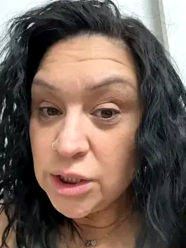 AlyssiaAmoreXO online show from December 2025 02:01:01 PM