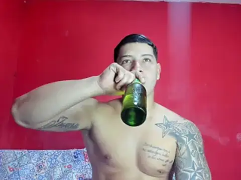 Snapshot of paul_luis chatting on December 2025 01:02:02 AM paul luis online show from December 2025 01:02:02 AM