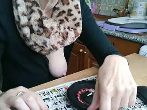 VeneRed online show from November 2025 08:39:02 AM