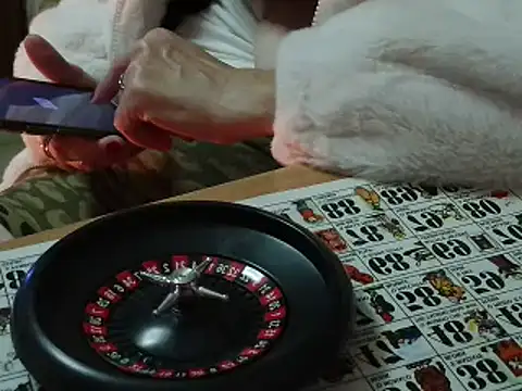 VeneRed online show from November 2025 07:13:02 PM