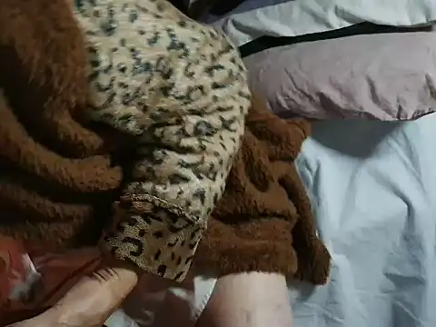 Snapshot of VeneRed chatting on May 2026 08:27:02 PM VeneRed online show from May 2026 08:27:02 PM