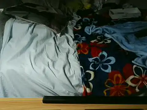 Snapshot of VeneRed chatting on May 2026 06:58:01 PM VeneRed online show from May 2026 06:58:01 PM