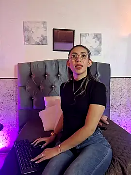 Scarlett Khan online show from January 2025 12:38:01 AM