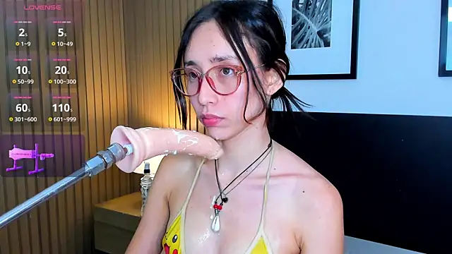 doll bella  online show from April 2026 01:47:02 AM