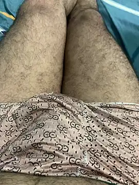 Snapshot of desiduzz21 chatting on December 2024 05:33:02 PM desiduzz21 online show from December 2024 05:33:02 PM