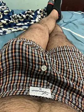 Snapshot of desiduzz21 chatting on December 2024 09:40:01 PM desiduzz21 online show from December 2024 09:40:01 PM