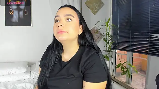 Cristal Cutte online show from December 2024 12:16:02 PM