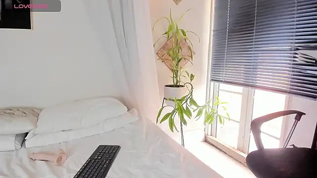 Cristal Cutte online show from December 2024 02:44:01 PM