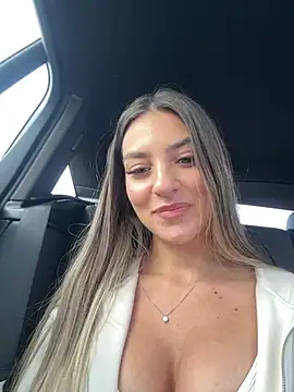 izzy belle online show from April 2026 02:54:01 PM