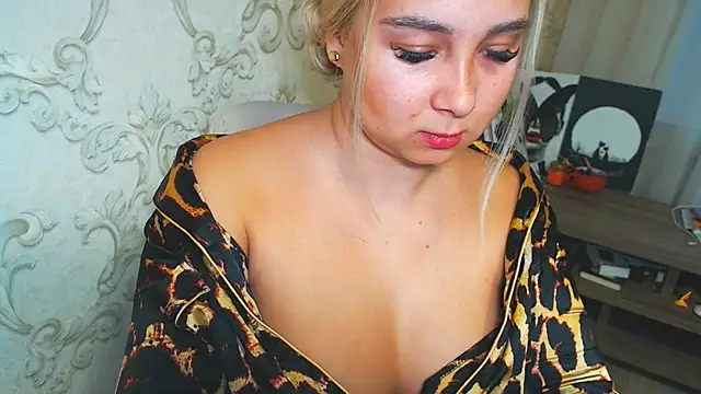 DolphinDreams online show from November 2025 12:38:02 PM