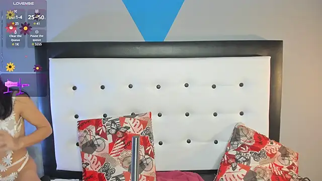 valeria hurtado online show from February 2025 02:08:02 AM