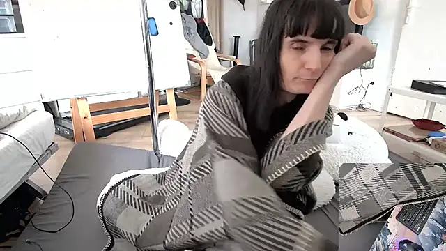 Snapshot of CeriseLapine chatting on February 2026 11:05:02 AM CeriseLapine online show from February 2026 11:05:02 AM