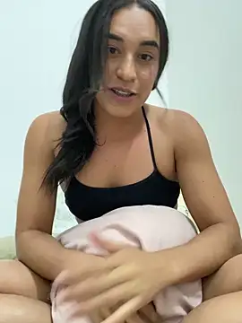 Snapshot of cleolimahot3 chatting on February 2025 01:32:01 AM cleolimahot3 online show from February 2025 01:32:01 AM