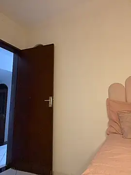 Snapshot of cleolimahot3 chatting on November 2025 10:25:02 PM cleolimahot3 online show from November 2025 10:25:02 PM