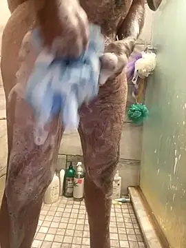 Looneytunes12345 online show from November 2025 06:24:01 AM