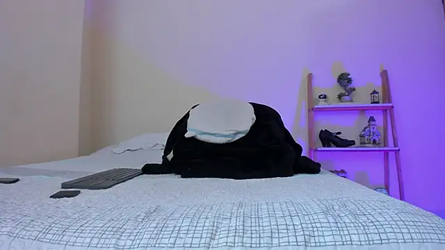 skinny and boyfriend online show from February 2025 04:53:01 PM