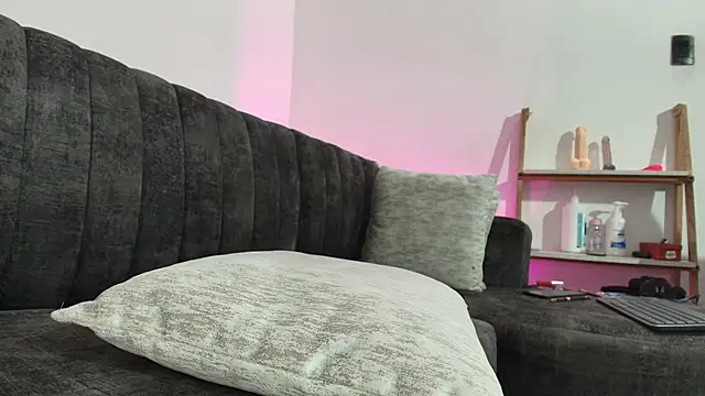 skinny and boyfriend online show from September 2025 04:40:02 PM