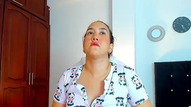 kathyajhonss online show from April 2026 10:25:02 PM