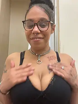 Princess Desirae online show from April 2026 03:18:02 AM