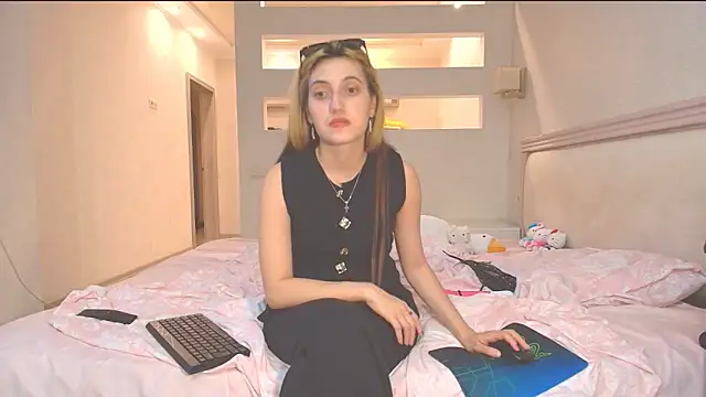 Iren online show from October 2025 09:25:02 PM