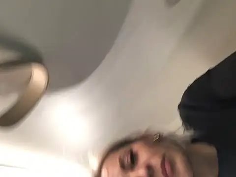 Snapshot of Diamond_Bunny_ chatting on December 2024 06:03:02 PM Diamond Bunny online show from December 2024 06:03:02 PM