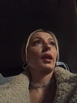 Snapshot of Diamond_Bunny_ chatting on December 2024 03:20:02 PM Diamond Bunny online show from December 2024 03:20:02 PM