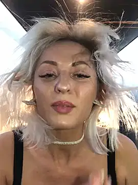 Snapshot of Diamond_Bunny_ chatting on December 2024 06:54:02 PM Diamond Bunny online show from December 2024 06:54:02 PM