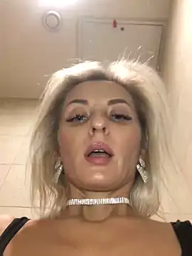 Snapshot of Diamond_Bunny_ chatting on December 2024 03:37:02 PM Diamond Bunny online show from December 2024 03:37:02 PM