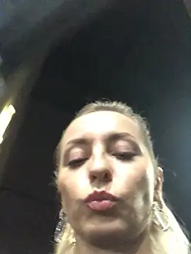 Snapshot of Diamond_Bunny_ chatting on January 2025 05:11:01 PM Diamond Bunny online show from January 2025 05:11:01 PM