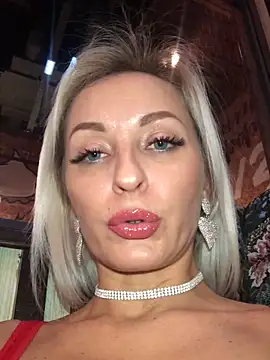 Snapshot of Diamond_Bunny_ chatting on January 2025 04:20:01 PM Diamond Bunny online show from January 2025 04:20:01 PM