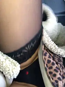 Snapshot of Diamond_Bunny_ chatting on January 2025 10:29:02 AM Diamond Bunny online show from January 2025 10:29:02 AM