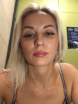 Snapshot of Diamond_Bunny_ chatting on January 2025 06:05:02 PM Diamond Bunny online show from January 2025 06:05:02 PM