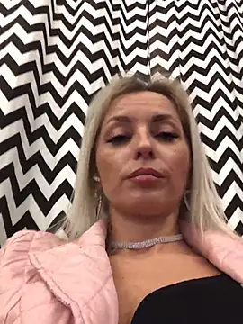 Snapshot of Diamond_Bunny_ chatting on January 2025 05:02:02 PM Diamond Bunny online show from January 2025 05:02:02 PM