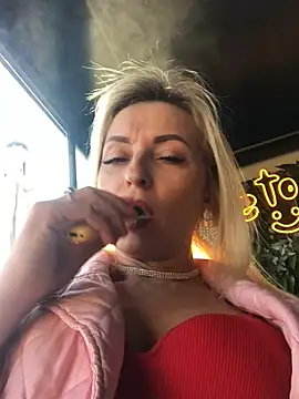 Snapshot of Diamond_Bunny_ chatting on January 2025 02:21:01 PM Diamond Bunny online show from January 2025 02:21:01 PM