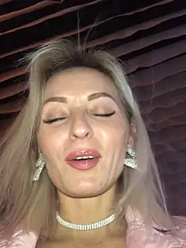 Snapshot of Diamond_Bunny_ chatting on January 2025 05:24:02 PM Diamond Bunny online show from January 2025 05:24:02 PM