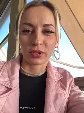 Snapshot of Diamond_Bunny_ chatting on February 2025 01:41:02 PM Diamond Bunny online show from February 2025 01:41:02 PM