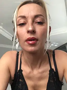 Snapshot of Diamond_Bunny_ chatting on February 2025 09:49:01 AM Diamond Bunny online show from February 2025 09:49:01 AM