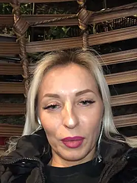 Snapshot of Diamond_Bunny_ chatting on February 2025 05:09:01 PM Diamond Bunny online show from February 2025 05:09:01 PM