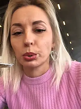 Snapshot of Diamond_Bunny_ chatting on February 2025 02:59:02 PM Diamond Bunny online show from February 2025 02:59:02 PM