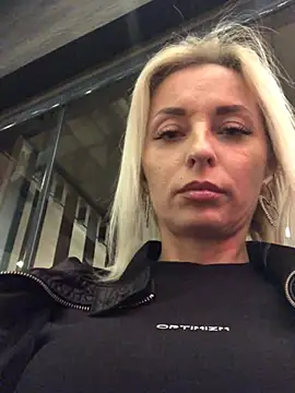 Snapshot of Diamond_Bunny_ chatting on February 2025 04:21:02 PM Diamond Bunny online show from February 2025 04:21:02 PM