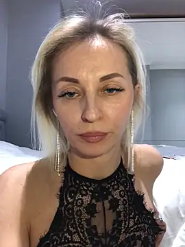 Snapshot of Diamond_Bunny_ chatting on February 2025 07:14:01 PM Diamond Bunny online show from February 2025 07:14:01 PM