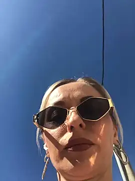 Snapshot of Diamond_Bunny_ chatting on March 2025 11:40:02 AM Diamond Bunny online show from March 2025 11:40:02 AM