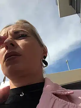 Snapshot of Diamond_Bunny_ chatting on March 2025 12:31:02 PM Diamond Bunny online show from March 2025 12:31:02 PM