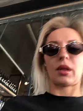 Snapshot of Diamond_Bunny_ chatting on March 2025 11:19:01 AM Diamond Bunny online show from March 2025 11:19:01 AM