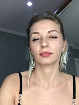 Snapshot of Diamond_Bunny_ chatting on March 2025 06:55:01 PM Diamond Bunny online show from March 2025 06:55:01 PM