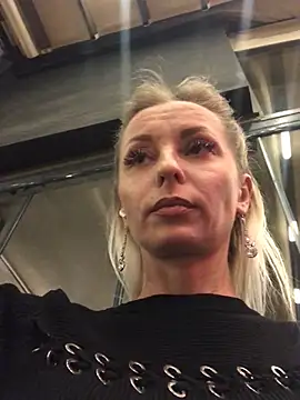 Snapshot of Diamond_Bunny_ chatting on March 2025 04:51:01 PM Diamond Bunny online show from March 2025 04:51:01 PM