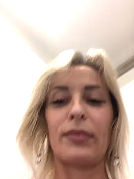 Snapshot of Diamond_Bunny_ chatting on September 2025 03:34:01 PM Diamond Bunny online show from September 2025 03:34:01 PM